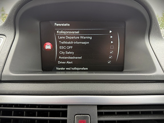 Volvo V70 11 of 28