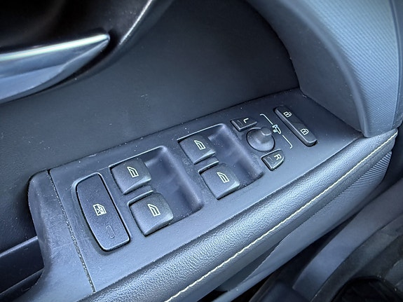 Volvo V70 19 of 28