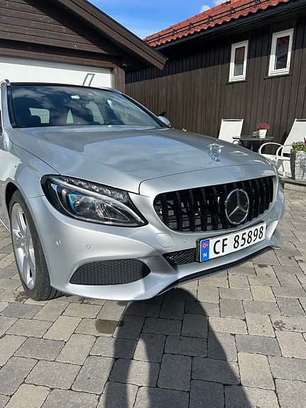 Mercedes-Benz C350 e 2 of 30