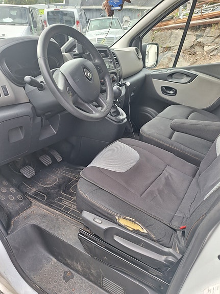 Renault Trafic 8 of 10