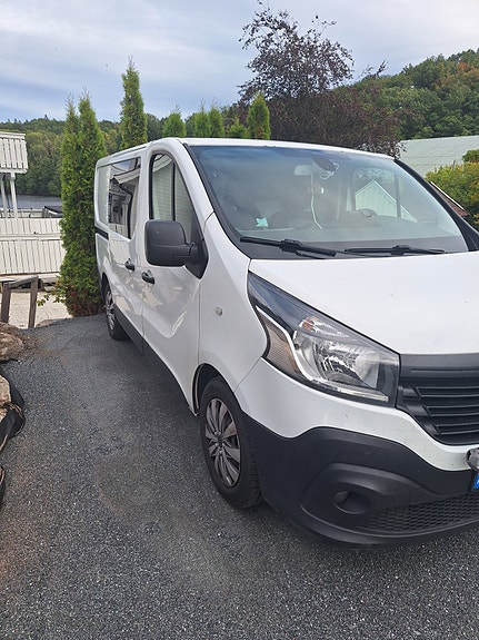 Renault Trafic 2 of 10