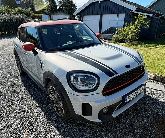 MINI Countryman Cooper SE 2 of 30
