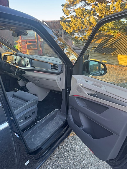 Volkswagen Multivan 10 of 22
