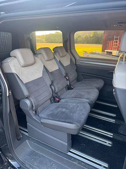 Volkswagen Multivan 11 of 22