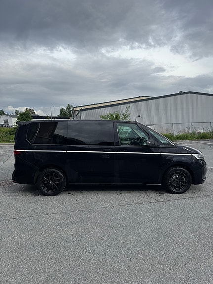 Volkswagen Multivan 6 of 22