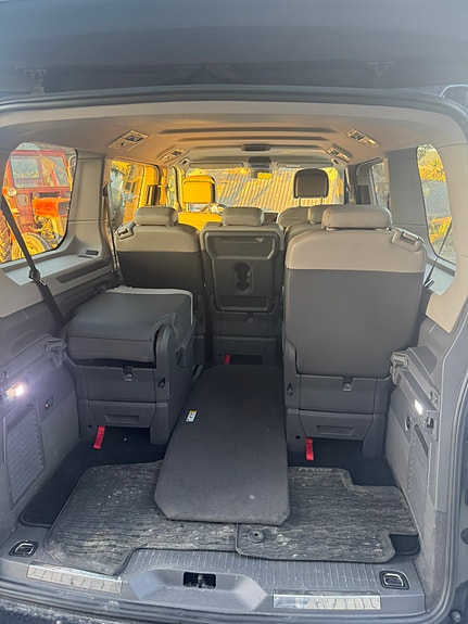 Volkswagen Multivan 13 of 22
