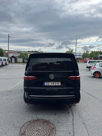 Volkswagen Multivan 4 of 22