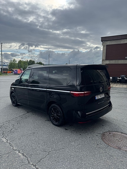 Volkswagen Multivan 3 of 22