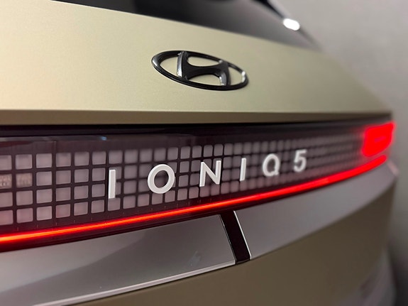 Hyundai Ioniq 5 10 of 30