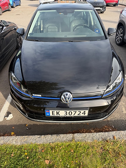 Volkswagen e-Golf VII 2 of 22