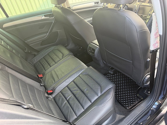 Volkswagen e-Golf VII 5 of 22