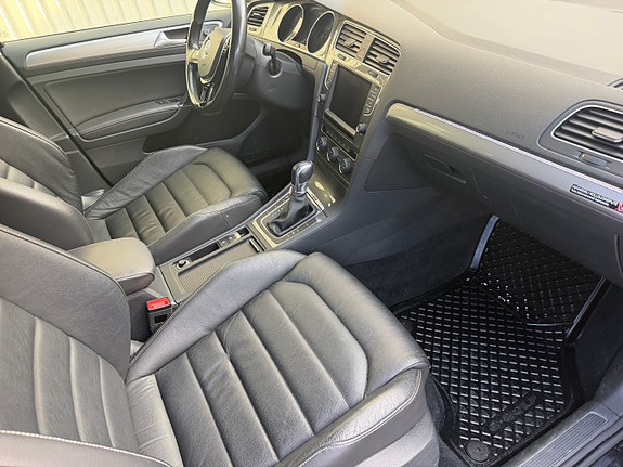 Volkswagen e-Golf VII 7 of 22