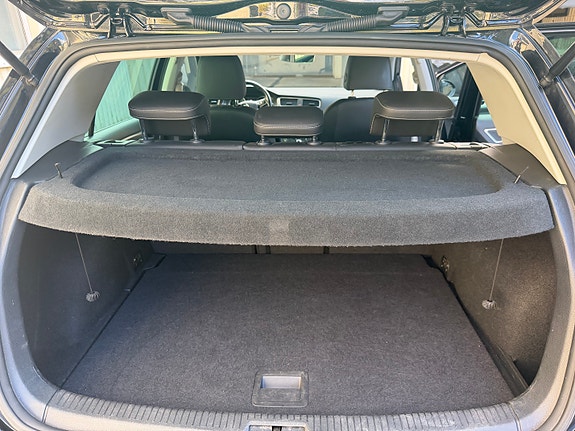 Volkswagen e-Golf VII 12 of 22
