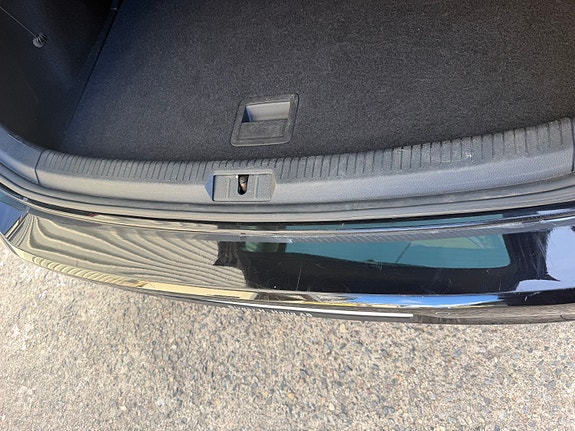 Volkswagen e-Golf VII 11 of 22