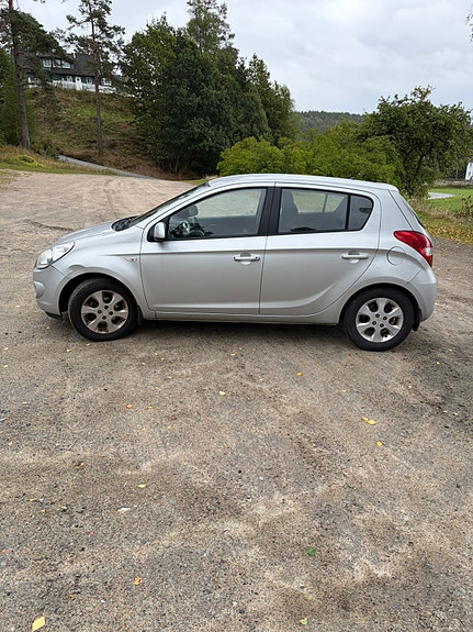 Hyundai i20 3 of 11