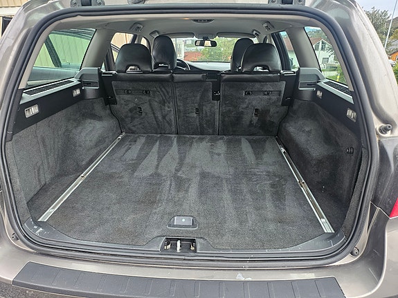 Volvo V70 6 of 11