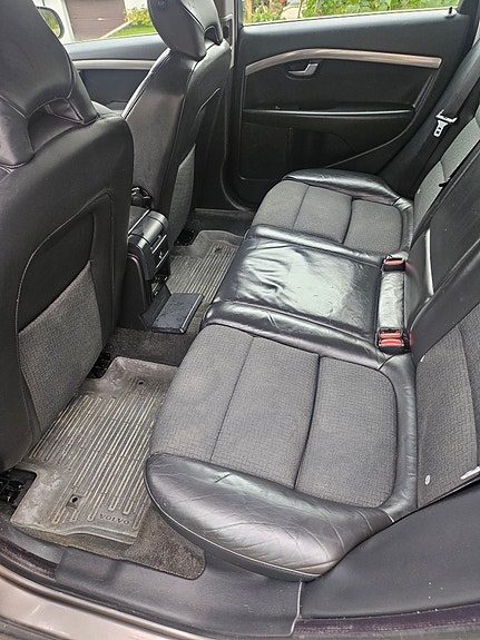 Volvo V70 8 of 11