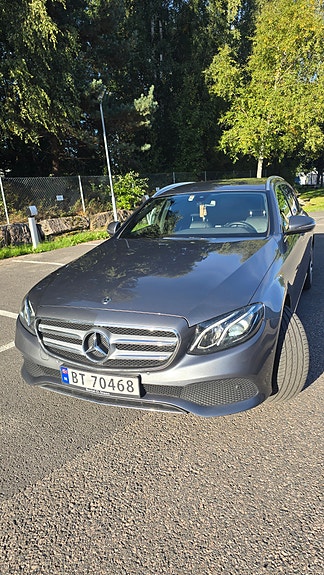 Mercedes-Benz E220 d 2 of 21