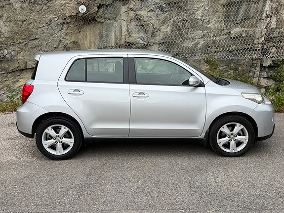 Toyota Urban Cruiser 6 of 25