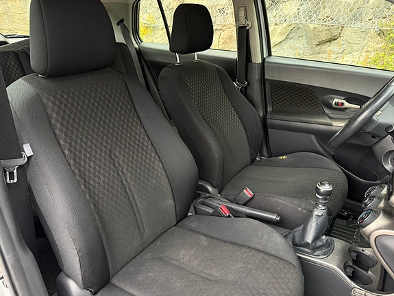 Toyota Urban Cruiser 10 of 25