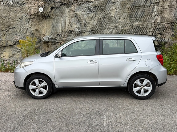 Toyota Urban Cruiser 2 of 25