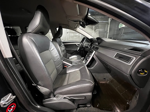Volvo V70 24 of 30
