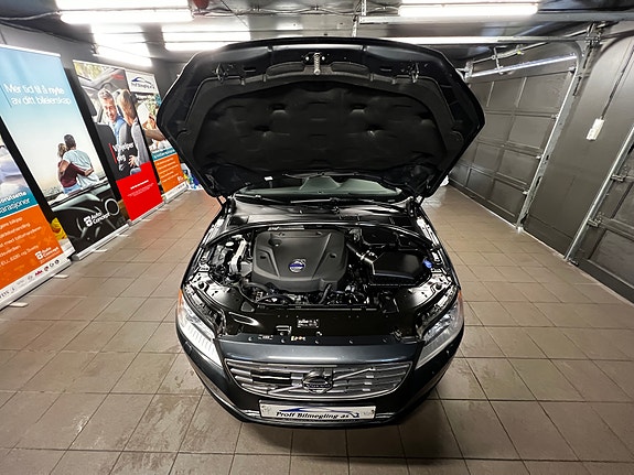 Volvo V70 10 of 30