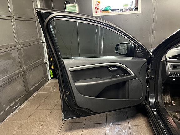 Volvo V70 20 of 30