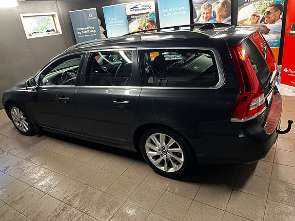 Volvo V70 5 of 30