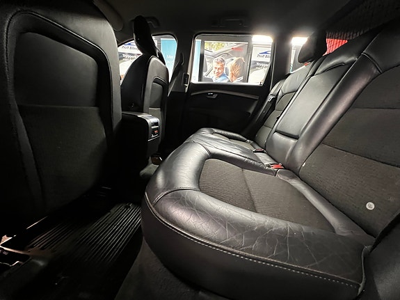 Volvo V70 26 of 30