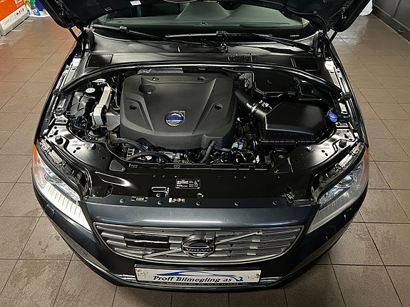 Volvo V70 11 of 30