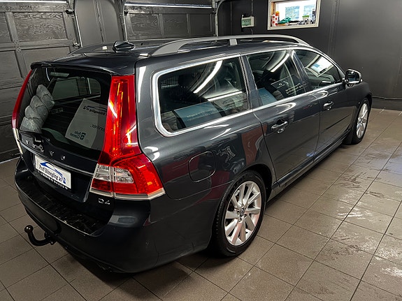 Volvo V70 6 of 30