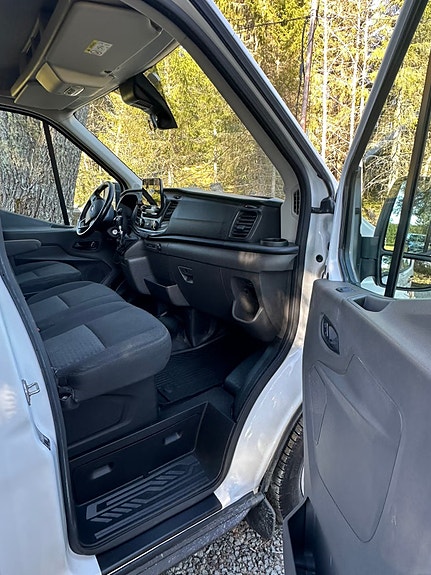 Ford Transit 13 of 17