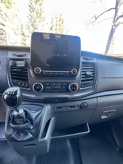Ford Transit 12 of 17