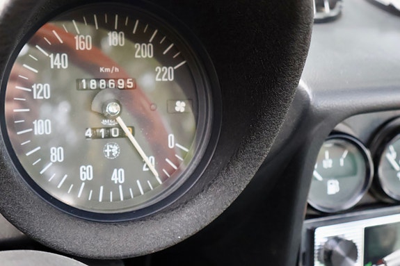 Alfa Romeo Spider 16 of 18