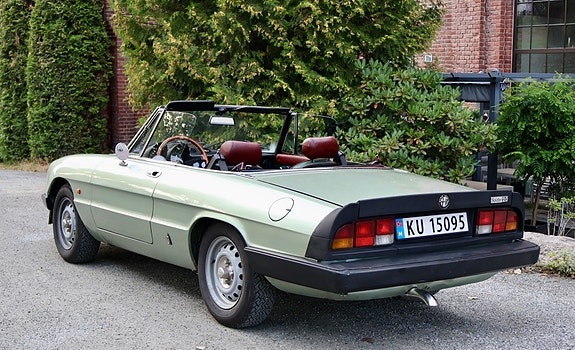 Alfa Romeo Spider 4 of 18