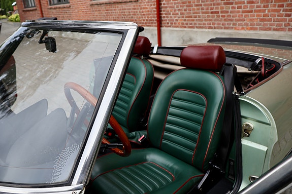 Alfa Romeo Spider 8 of 18