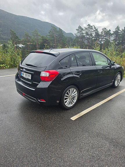 Subaru Impreza 4 of 24