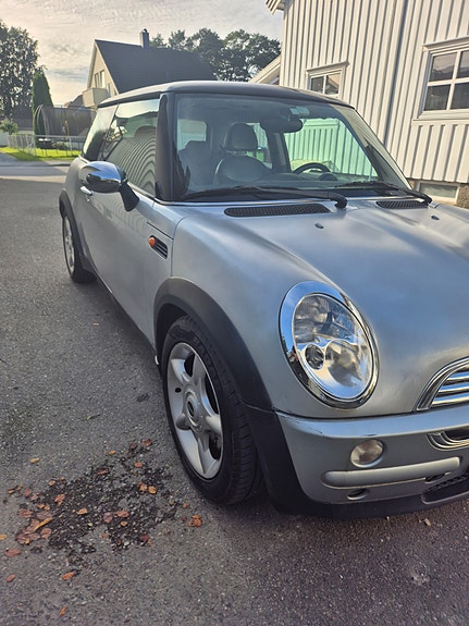 MINI Cooper 2 of 10
