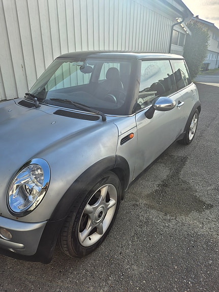 MINI Cooper 10 of 10