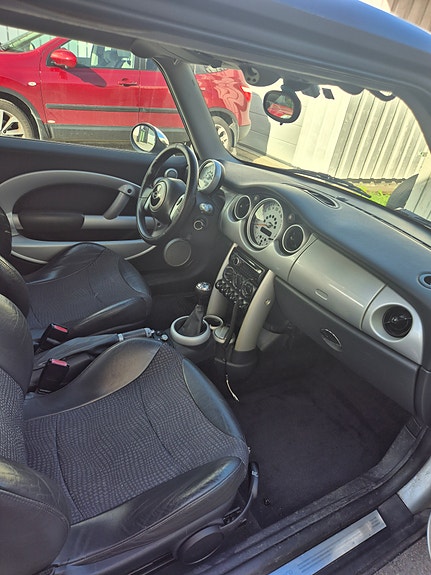 MINI Cooper 4 of 10