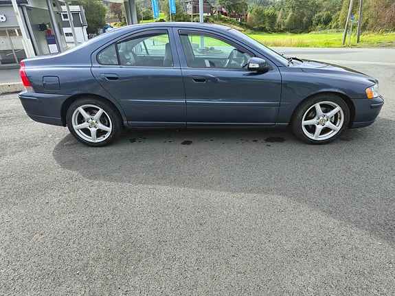 Volvo S60 4 of 30