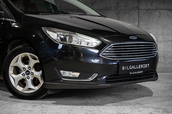 Ford Focus 2 of 27