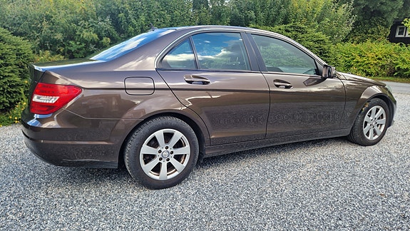 Mercedes-Benz C200 d 7 of 22
