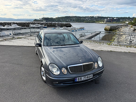 Mercedes-Benz E220 d 2 of 24