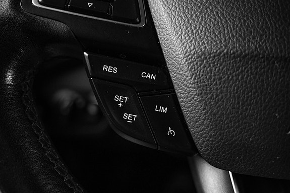 Ford Kuga 24 of 30