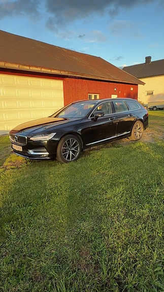 Volvo V90 2 of 10