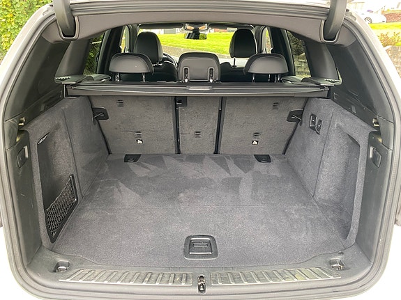 BMW iX3 8 of 16