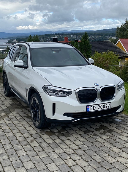 BMW iX3 2 of 16