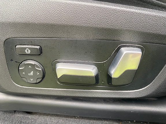 BMW iX3 14 of 16